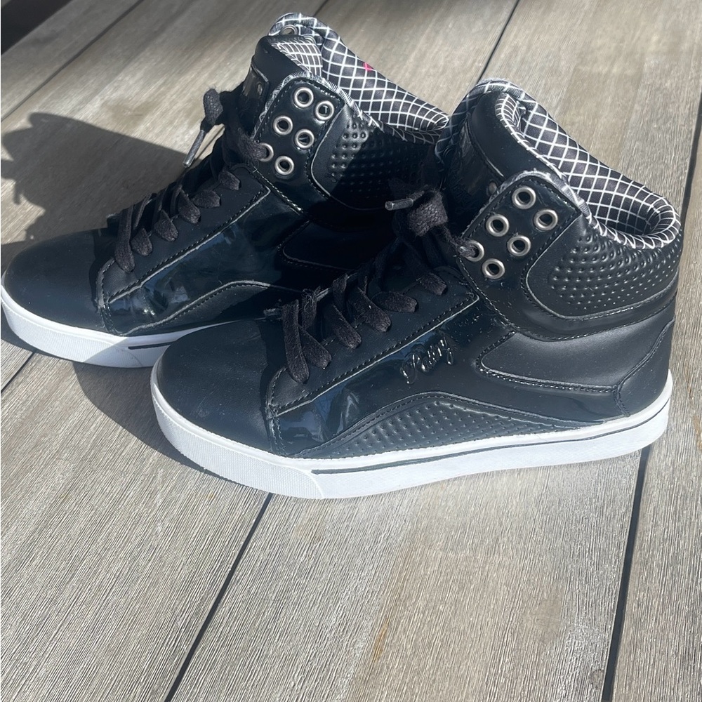 Girl’s Black High-Top Sneakers size 5